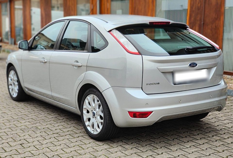 Ford Focus 1,6 Ti-VCT Sport Sport in Berlin