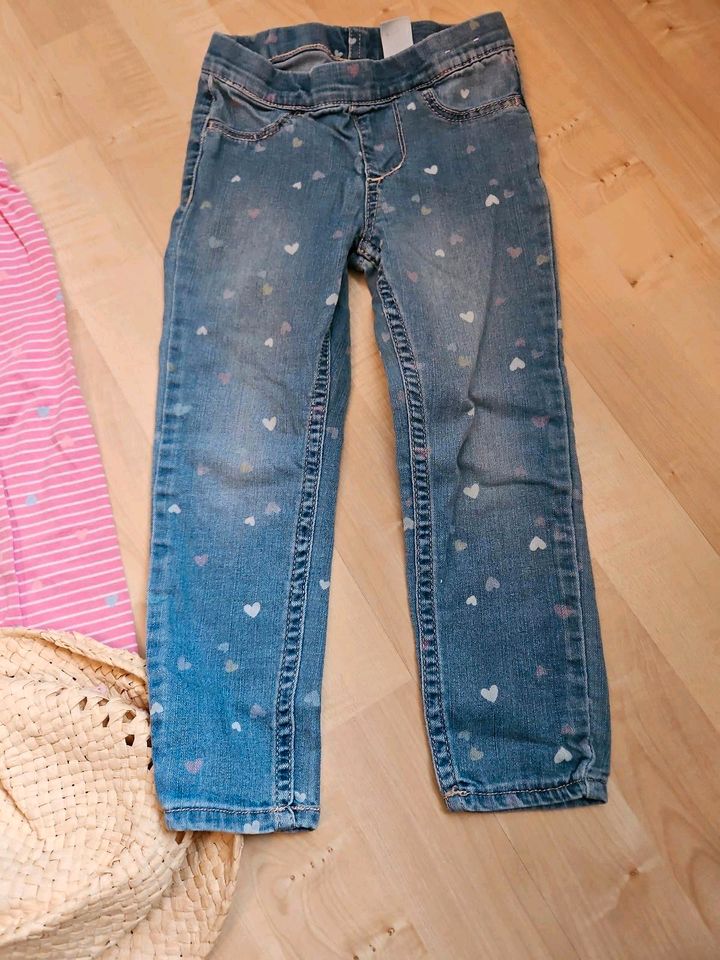 Petit Bateau H&M Hosen Größe 98 in St. Ingbert