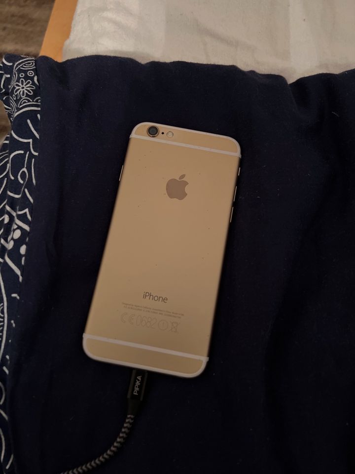 iPhone 6 Gold in München