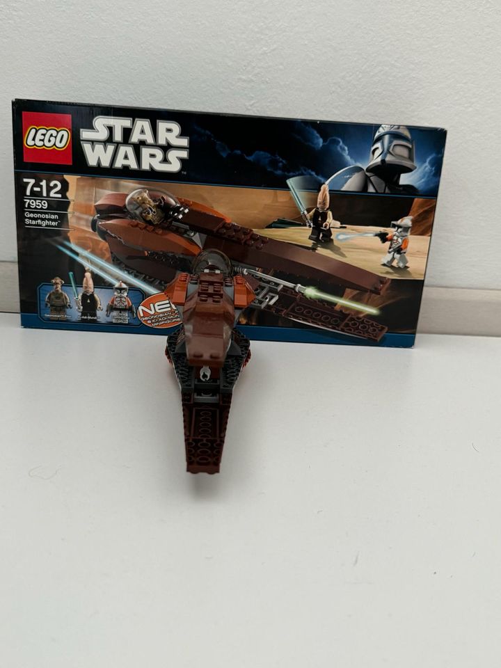 Lego Star Wars 7959 mit OVP + Bauanl. in Staufen im Breisgau