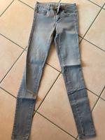 Only Jeans grau Gr. 32(xs) Niedersachsen - Wrestedt Vorschau