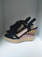 Hippie BOHO Plateau Sandalen 38 Fransen Hessen - Willingen (Upland) Vorschau