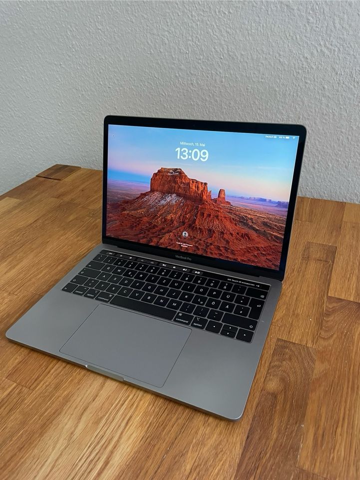 Mac Book Pro 13“ 2019 I5 128GB Space Grey in Hamburg