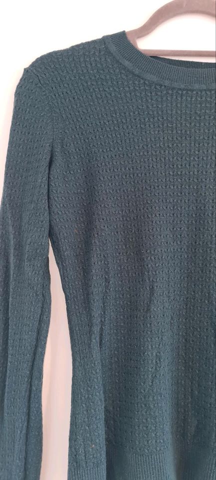 Grüner Pullover Gr. M v. H&M in Gemünden