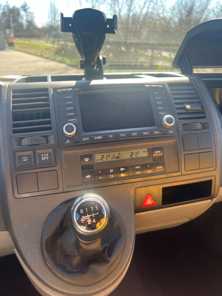 VW T5 Caravelle Bj 2006 - 1,9L Diesel - 102 PS - Anhängerkupplung in Wörth am Rhein