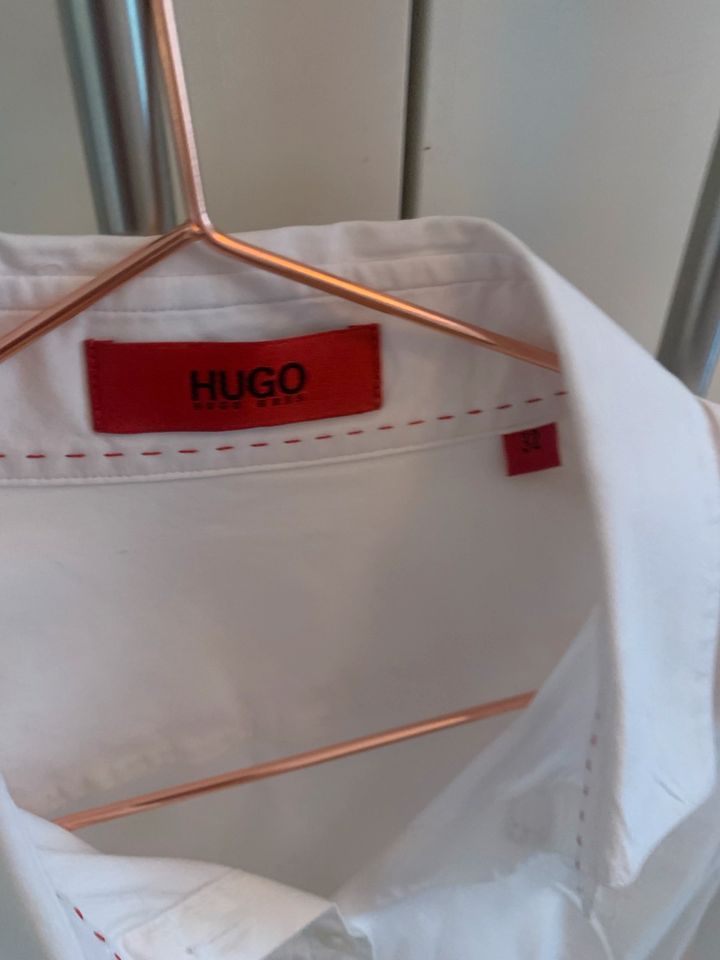 Hugo Boss Bluse Gr 32 in Düsseldorf