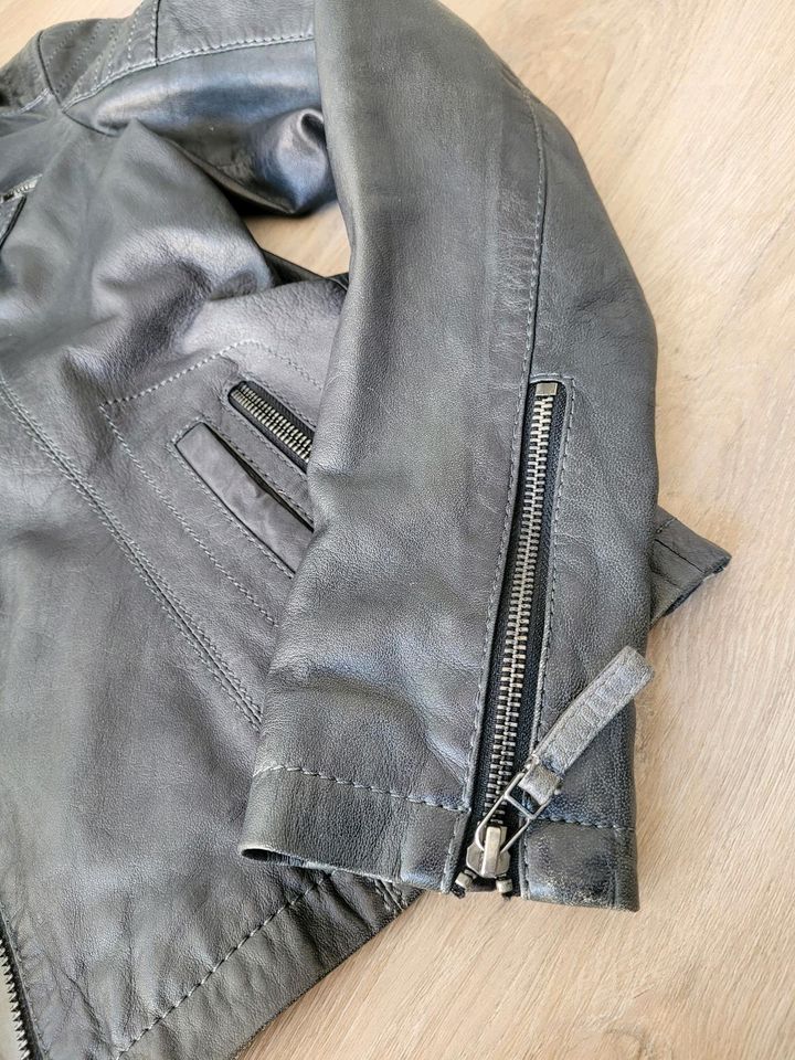 Kangaroos echte Lederjacke Jacke  Größe 36 mit abnehmbarer Kapuze in Arnstadt