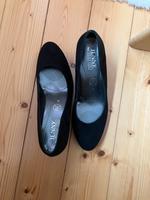Schwarze Pumps/Absatzschuhe *neuwertig* Thüringen - Gotha Vorschau