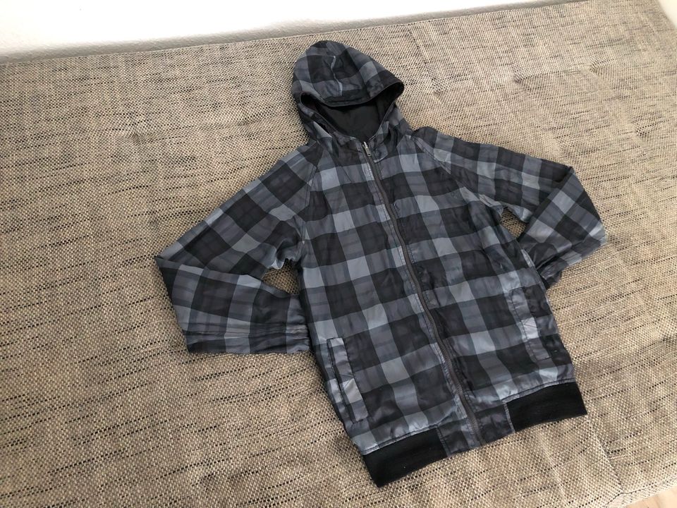 H&M Zara Windbreaker Jacke Wendejacke schwarz/grau Größe S/M in Berlin