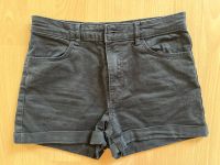 H&M 158 schwarz Shorts kurze Hose Nordrhein-Westfalen - Siegburg Vorschau