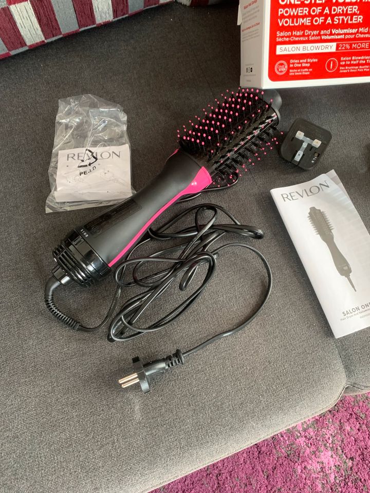 REVLON Hair Dryer & Voluminizer in München