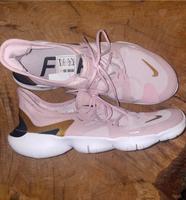 Nike free Sportschuhe Größe 42,5  Damen Niedersachsen - Harsefeld Vorschau