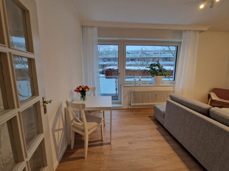 Liebevoll möblierte 2 Zimmer Wohnung mit Balkon in Hamburg
