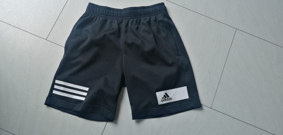 ADIDAS Kinder Short, Sporthose climacool Gr. 152 in Ludwigsstadt