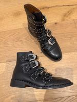 Original Givenchy Elegant Leder Nieten Biker Boots, 37 schwarz Frankfurt am Main - Nordend Vorschau