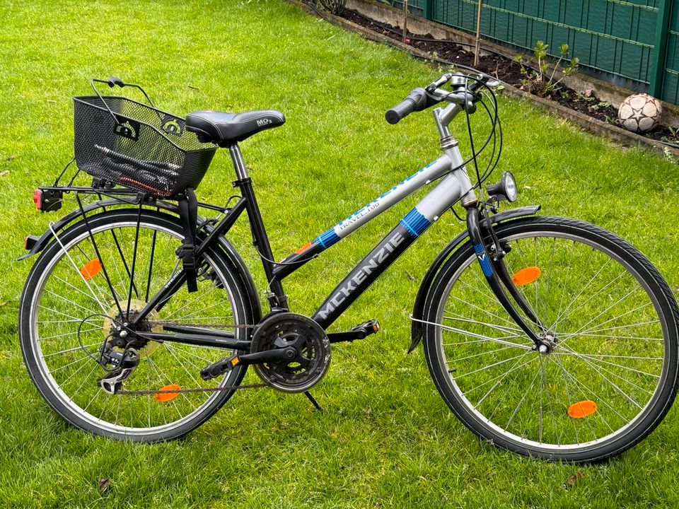 **Robustes Citybike mit Korb** Fahrrad 26 ZOLL Jugendrad in Frankfurt am Main