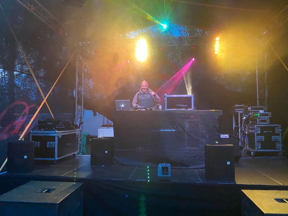 DJ Gesucht. ?  Event und Club DJ in Waltershausen