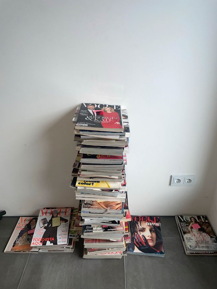 Vogue Zeitschriften Sammlung aus verschiedenen Ländern über in Erbach