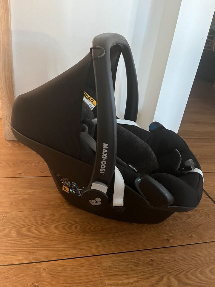 Maxi Cosi Pebble Pro i-size Babyschale in Ahorn b. Coburg