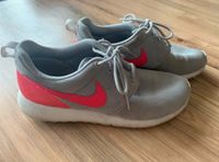 Nike Sneakers Gr.39 Nordrhein-Westfalen - Schlangen Vorschau