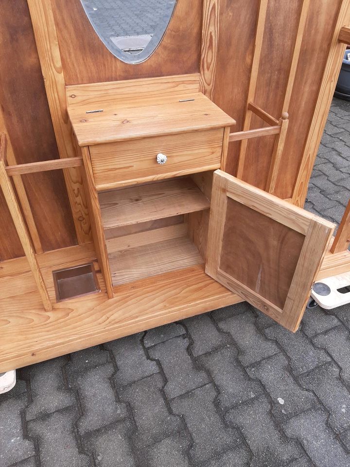 Antike Jugendstil Weichholz Garderobe, Schrank in Kusel