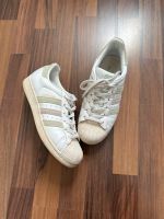 Adidas Superstar Sneaker 37,1/3 Niedersachsen - Duingen Vorschau