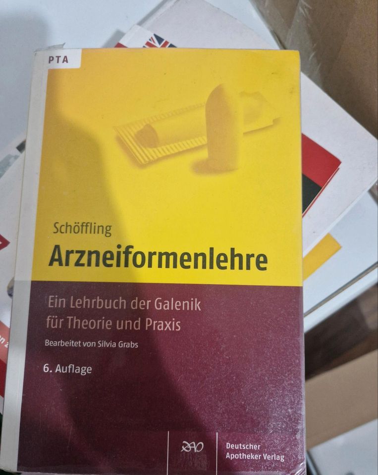 Arzneiformenlehre-buch 6.Auflage. PTA bücher in Jugenheim in Rheinhessen