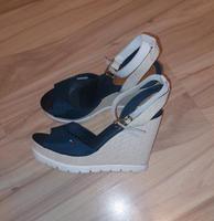 Damen Sandalen von Tommy Hilfiger in Größe 39,wie neu; blau/beige Schleswig-Holstein - Kiel Vorschau