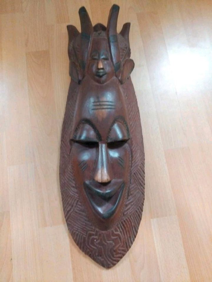 Afrikanische Masken - Wand-Deko in Grafenau