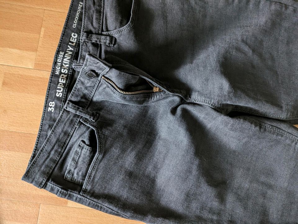 Jeans Größe 38 in Remscheid