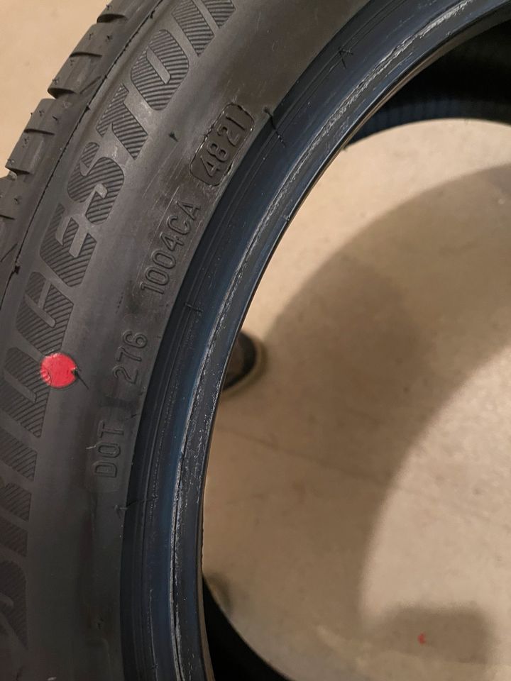 Sommerreifen Bridgestone 235/45 R19 99V in Hamburg