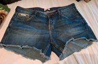 Pimkie Jeans Shorts dunkelblau Größe 40 sehr guter Zustand Nordrhein-Westfalen - Oberhausen Vorschau