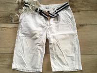 Yessica C&A Damen shorts kurze Hose Weiß mit Gürtel XS 34 Niedersachsen - Uelzen Vorschau