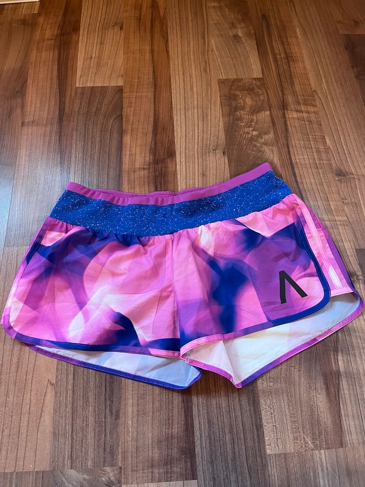 Adidas, Shorts, Gr. M, Pink-lila in Frankenthal (Pfalz)