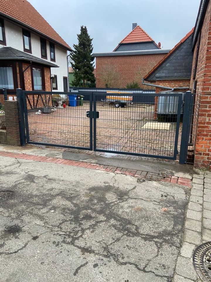 Landschaftsbau Zaunbau Gartenpflege Wurzelfräsen in Königslutter am Elm