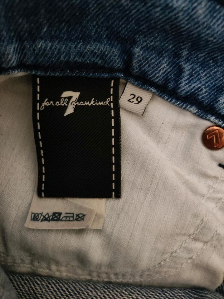 Blaue Jeans destoyed von 7 for all mankind Größe 29 in München