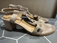 Tamaris Sandalen, Blockabsatz, 38, beuge, Veloursleder, sehr gut! Schleswig-Holstein - Kaltenkirchen Vorschau