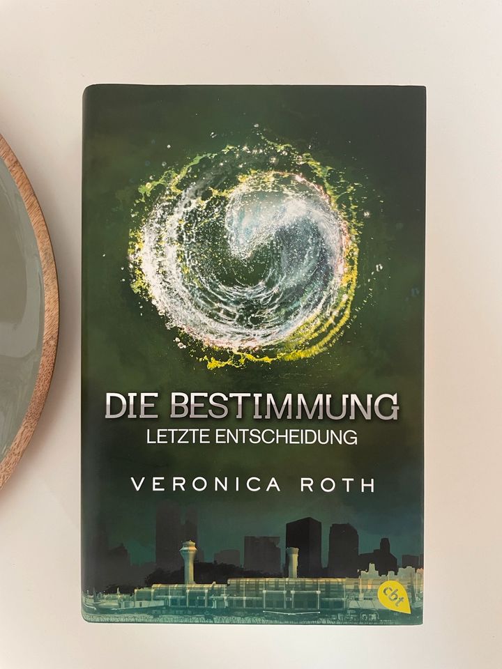 Die Bestimmung Trilogie Veronica Roth in Trebgast