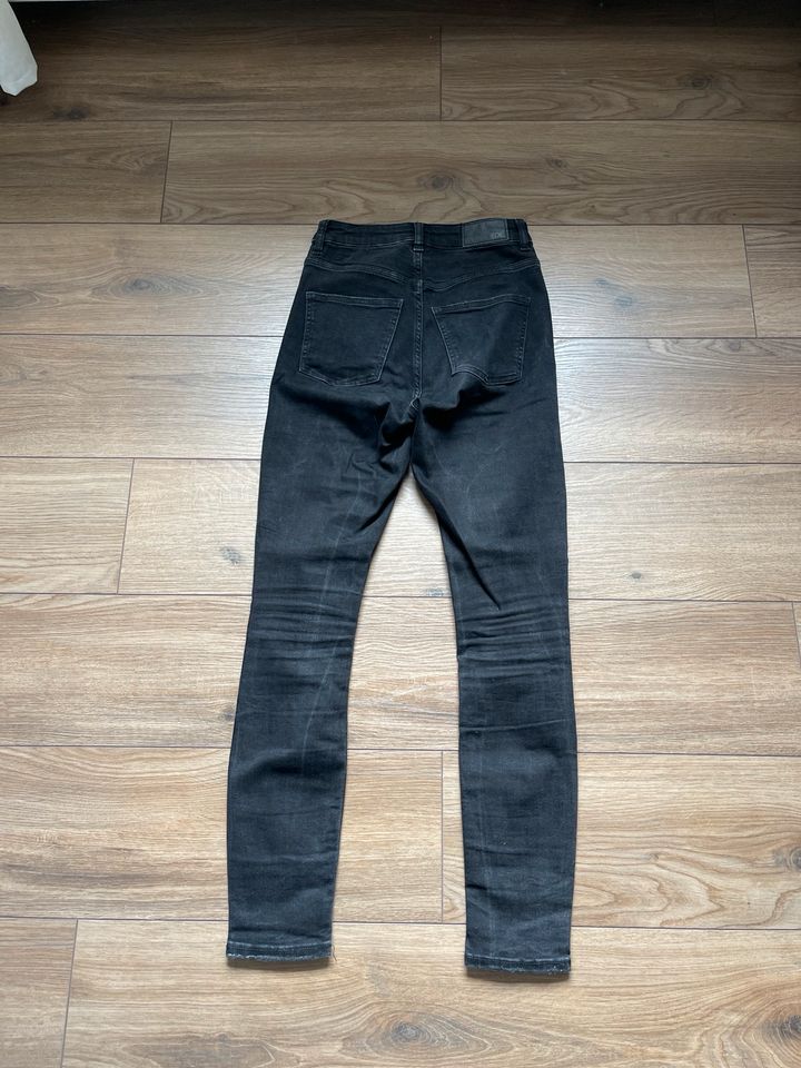 Jeans Hose W26 L30 skinny von EDC by Esprit neuwertig in Neuenhagen