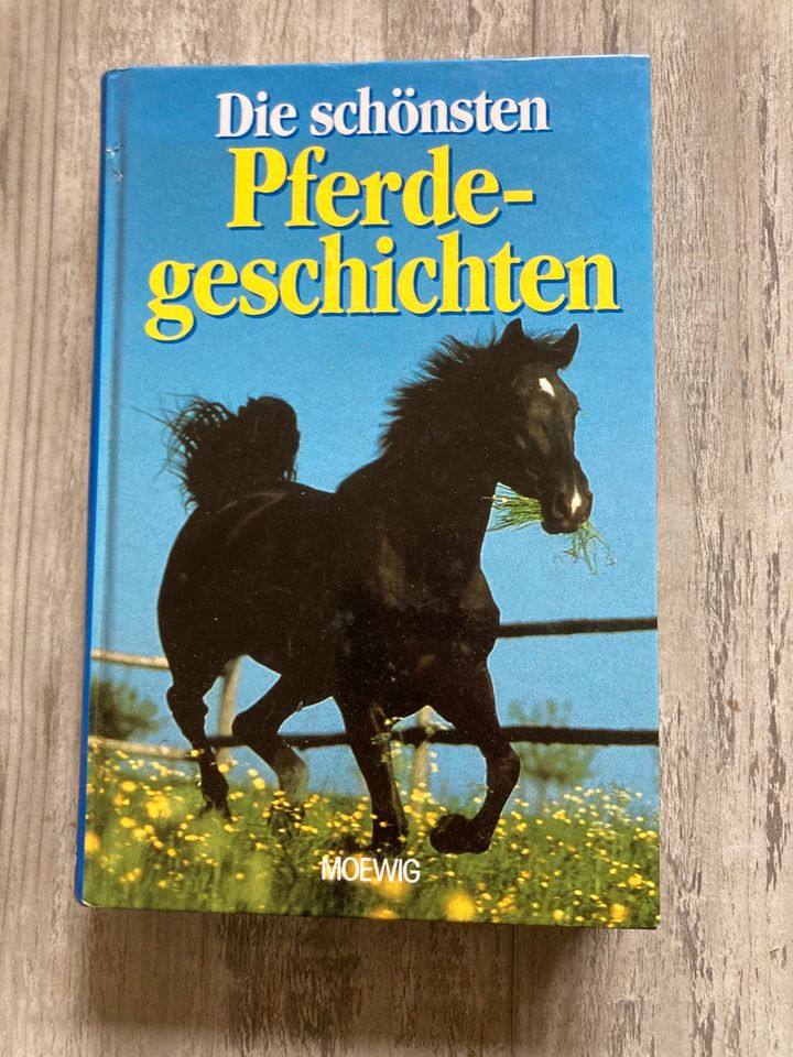 Bücherpaket Pferdebücher / Tierbücher in Raddestorf