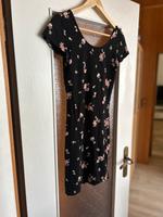 Süßes Blumenkleid Berlin - Spandau Vorschau