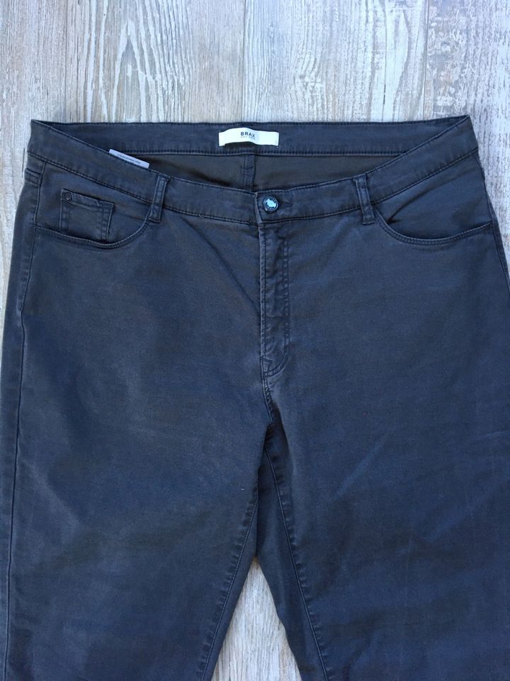 Brax  Damen Jeans W 38 L32 Style Carola in Upgant-Schott