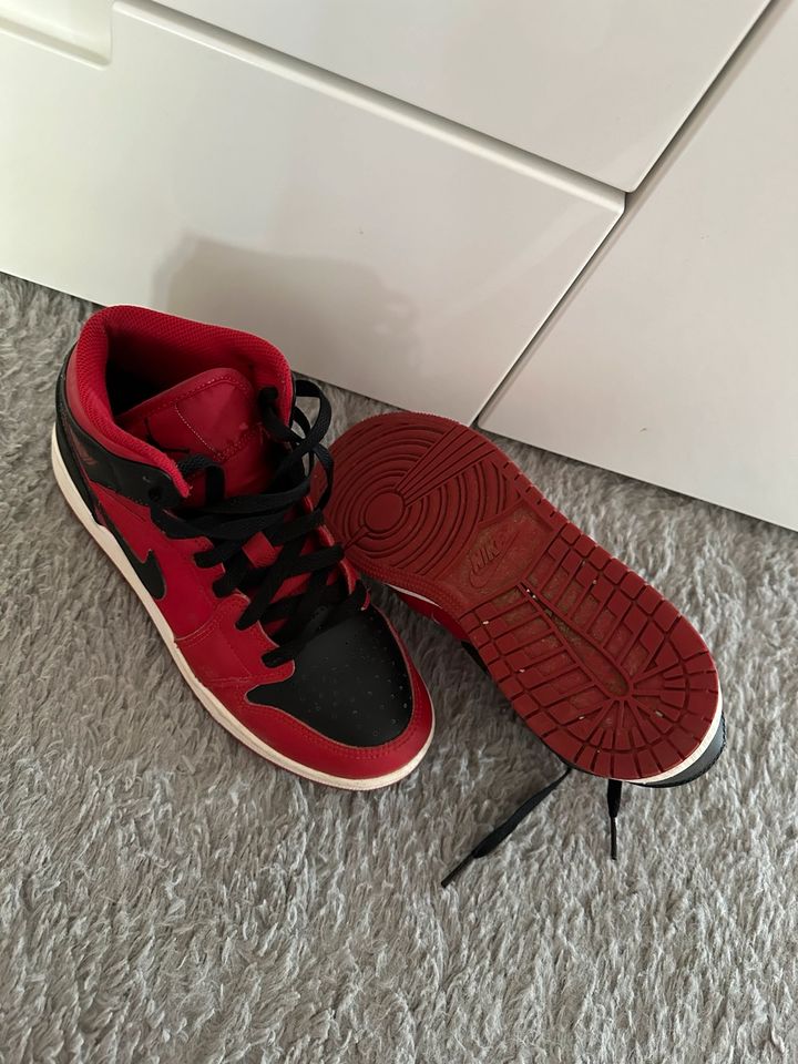 Nike Jordan rot schwarz in Bisingen