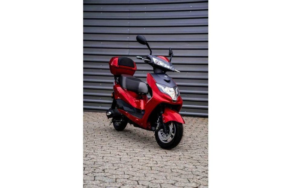 Elektroroller Eagle 45 km/h Blei-Gel-Akku E-Scooter 2000 Watt in Herzberg/Elster