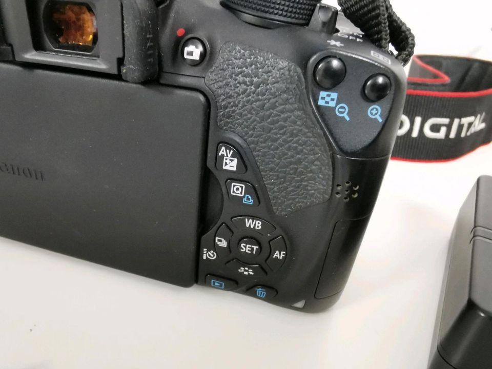 Canon EOS 700d Spiegelreflexkamera in Weiden (Oberpfalz)