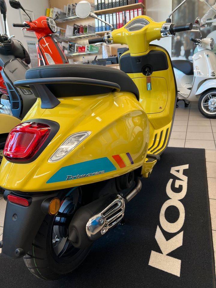 NEU! Vespa Primavera S 50 4T Modell 2024 FL Giallo Gelb in Freiburg im Breisgau