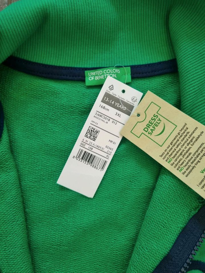 Sweatjacke Benetton NEU in Kubschütz