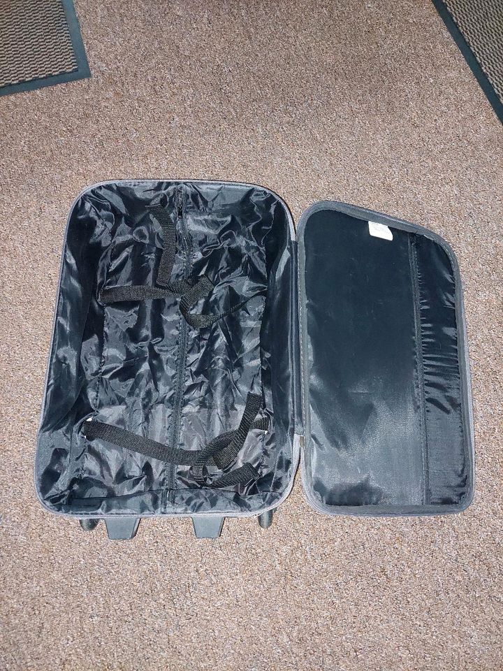 Koffer Reisekoffer Handgepäck bag suitcase Tasche in Berlin