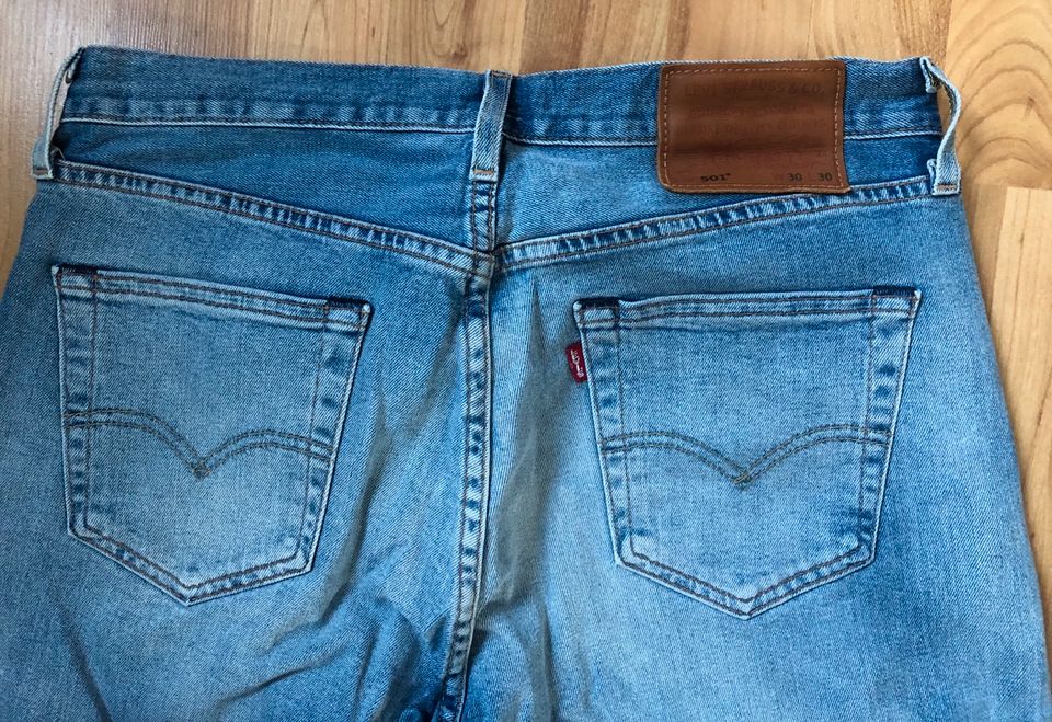 Levi’s 501 Jeans neu Größe 30x30 blau in Köln