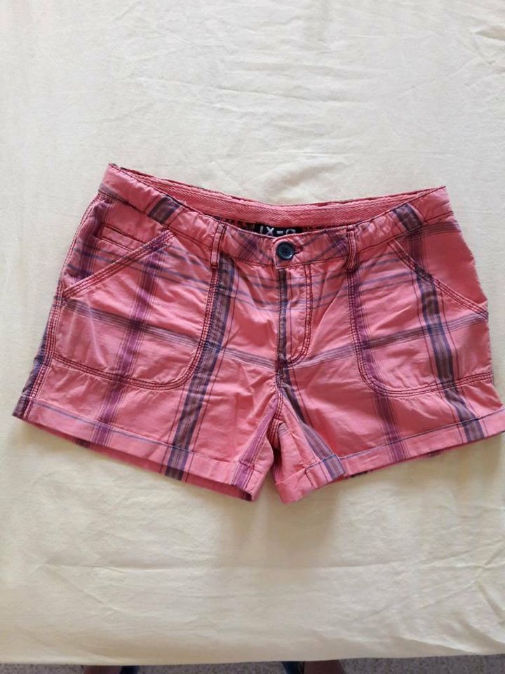 Damen Shorts Gr. M, Vintage in Niederorschel